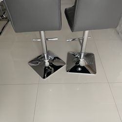 Bar Stools With Height Adjustment