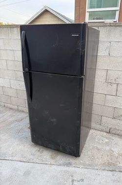 Frigidaire Black Top-Freezer Refrigerator