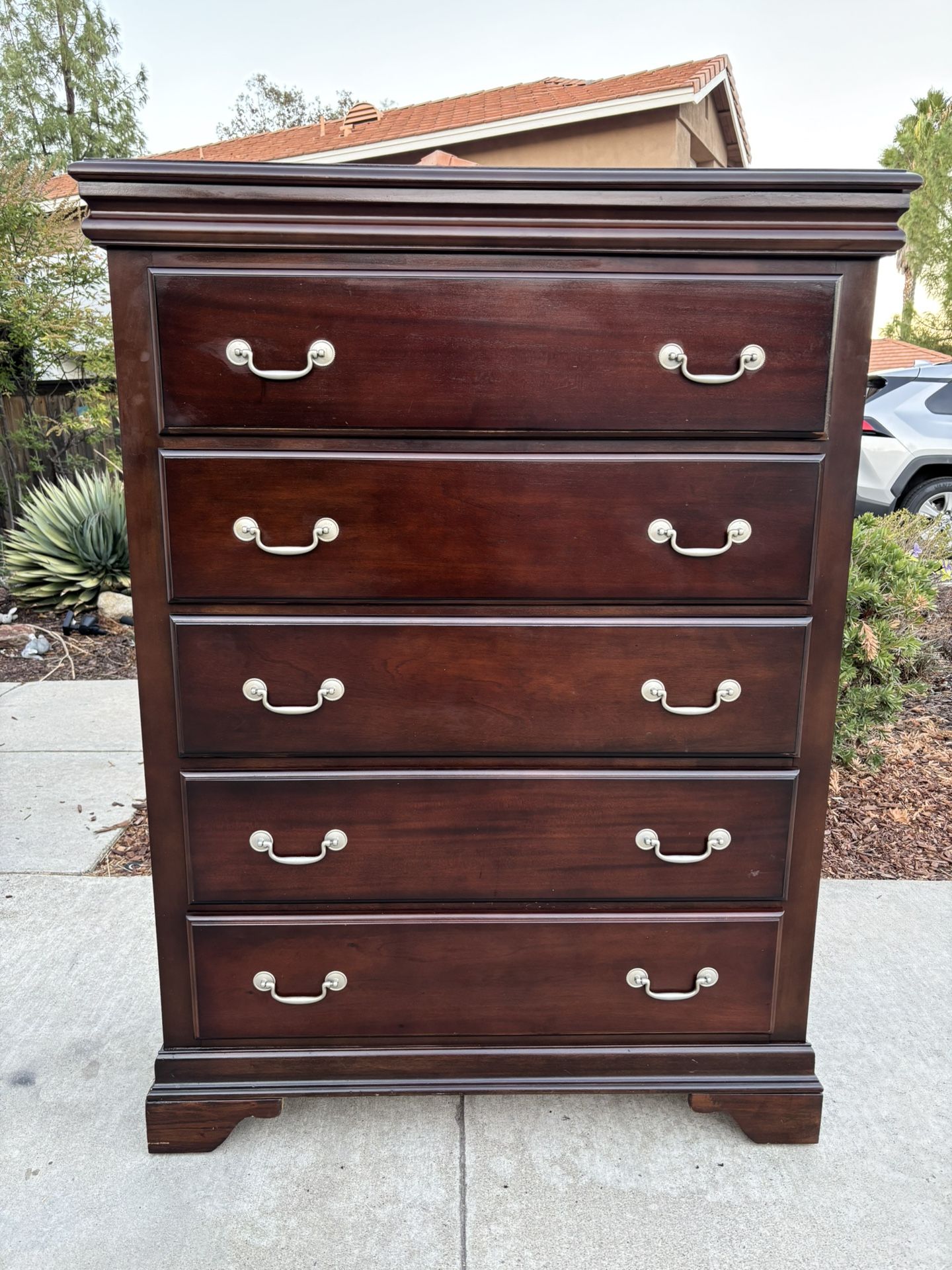 Solid Wood 6 Drawer Dresser Chest of Drawers Furniture Great Condition