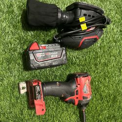 Milwaukee Impact Drill With Batterie $150