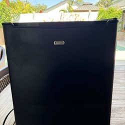 Sunbeam small refrigerator