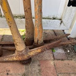 PICKAXE WOOD HANDLE