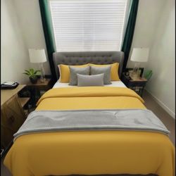 Queen Bed Set Great Condition 