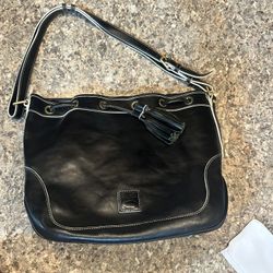 Dooney & Bourke Black Leather Res Lining 100% Authentic