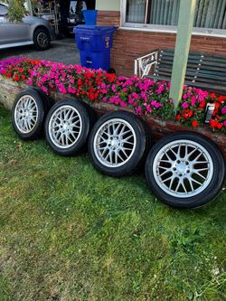 (5 lug)Nice wheels comes with new tires