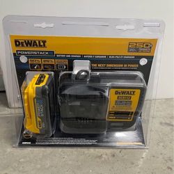 DEWALT XR POWERSTACK 20 -Volt 1 -Pack Lithium-ion (1.7 Ah Battery Charger )
