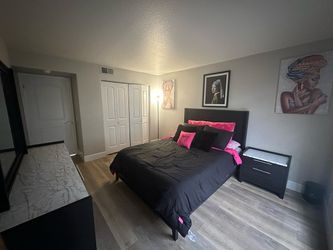 Bedroom set COMPLETE.  BLACK AND WHITE