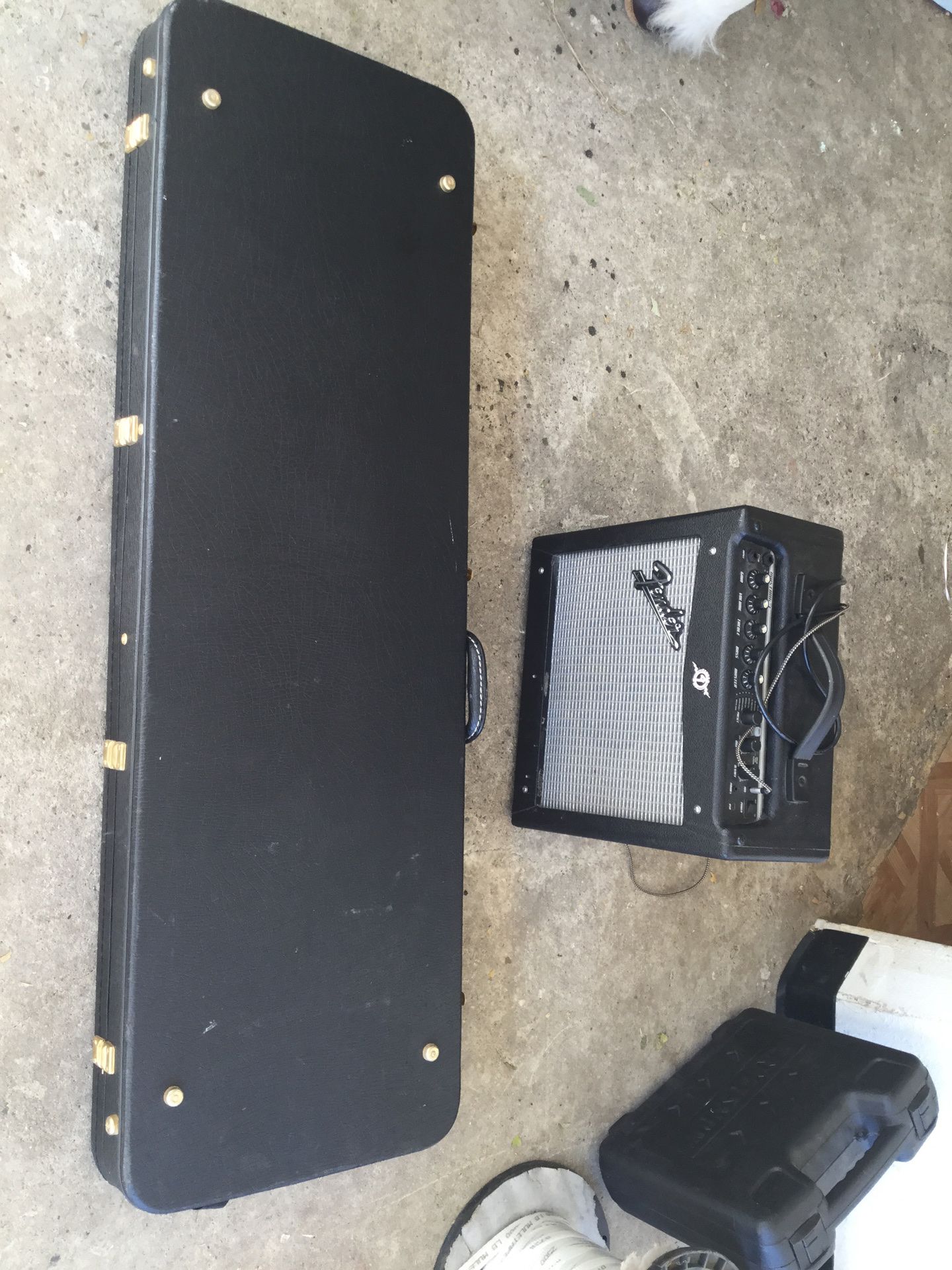 Bass guitar , speaker is included 150 $$$ and cables obo