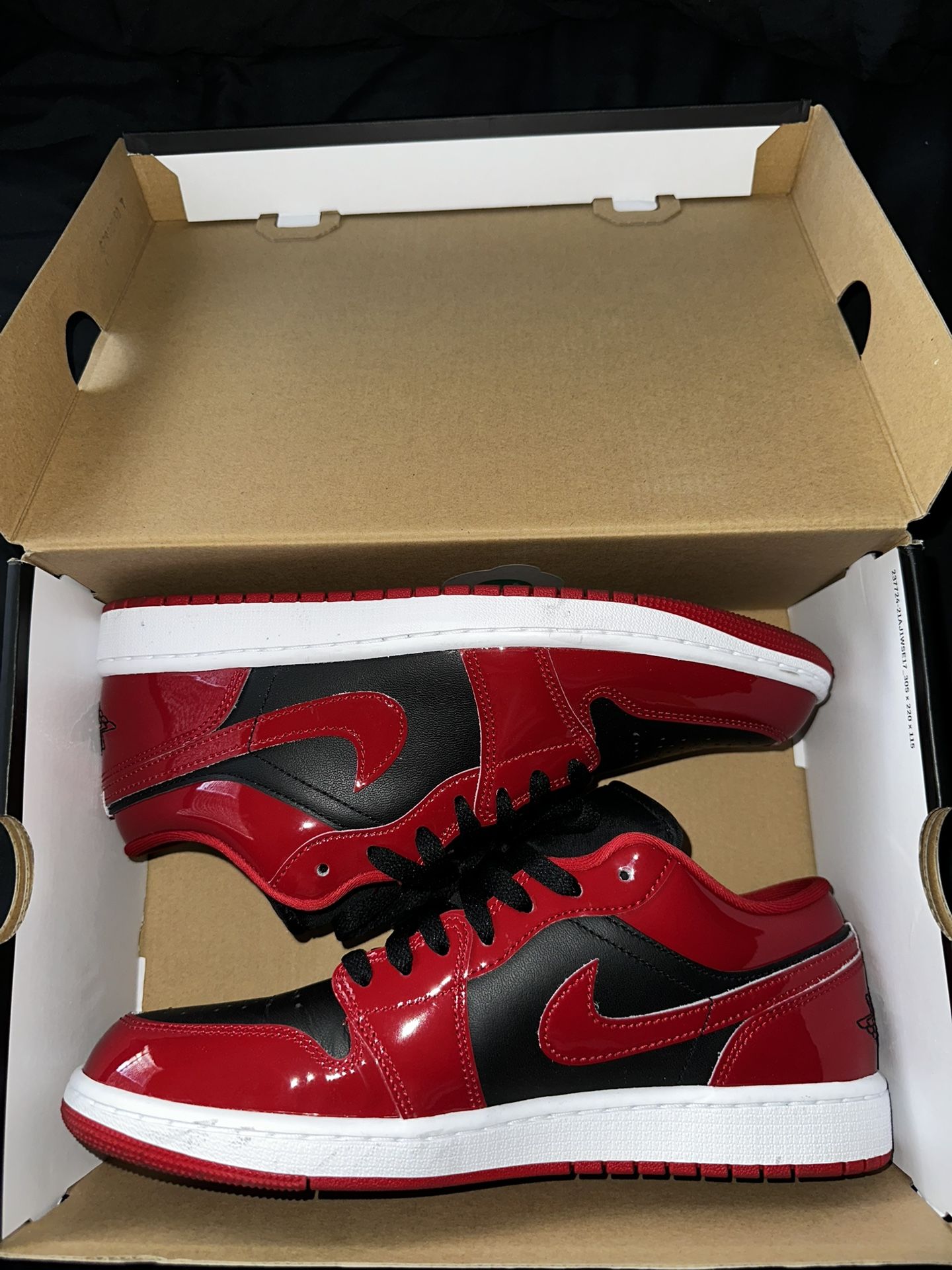 Jordan 1 Low SE Patent Varsity Red Black