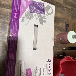 Gemini - Die-cutting And Embossing Machine - $300 OBO