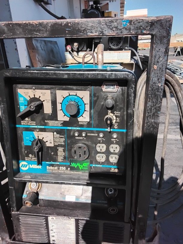 Miller Bobcat, 250 ACDC.Welder 10.000 Watt generator
