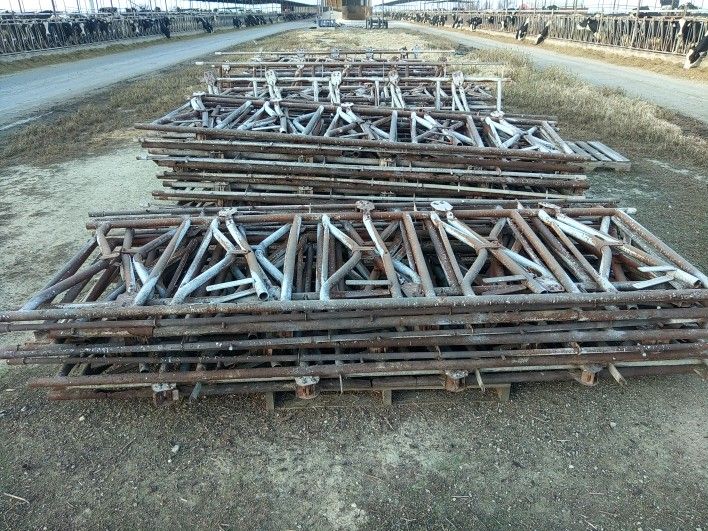 Albers Stanchions