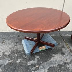 Round Table