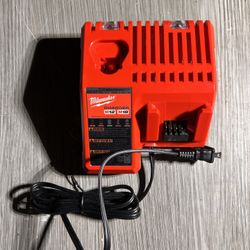 M12 and M18 12-Volt/18-Volt Lithium-lon Multi-Voltage Battery Charger