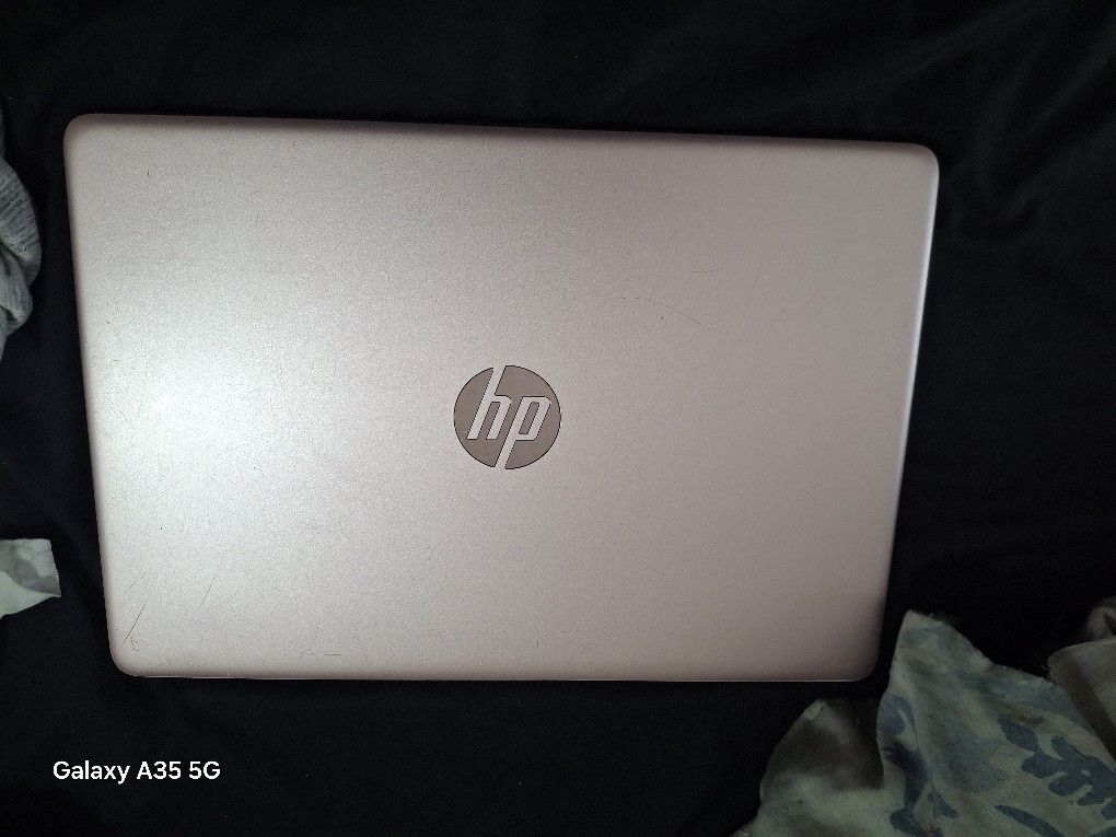 Hp 14" Laptop 4gb Ram With Charger