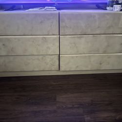 Dresser and Nightstand 