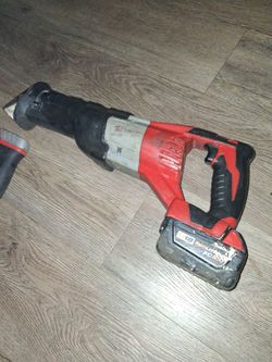 Milwaukee Saw Saw with 18v Battery