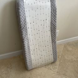 Changing Pad 16” x 31” - LIKE NEW 