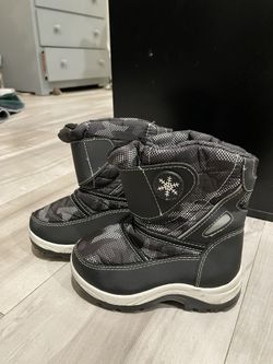 Toddler Snow Boots Size 8