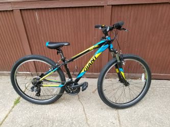 2018 giant 2025 revel 2