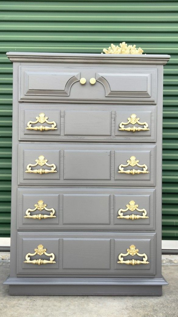 Beautiful Vintage Dresser 34x18x51