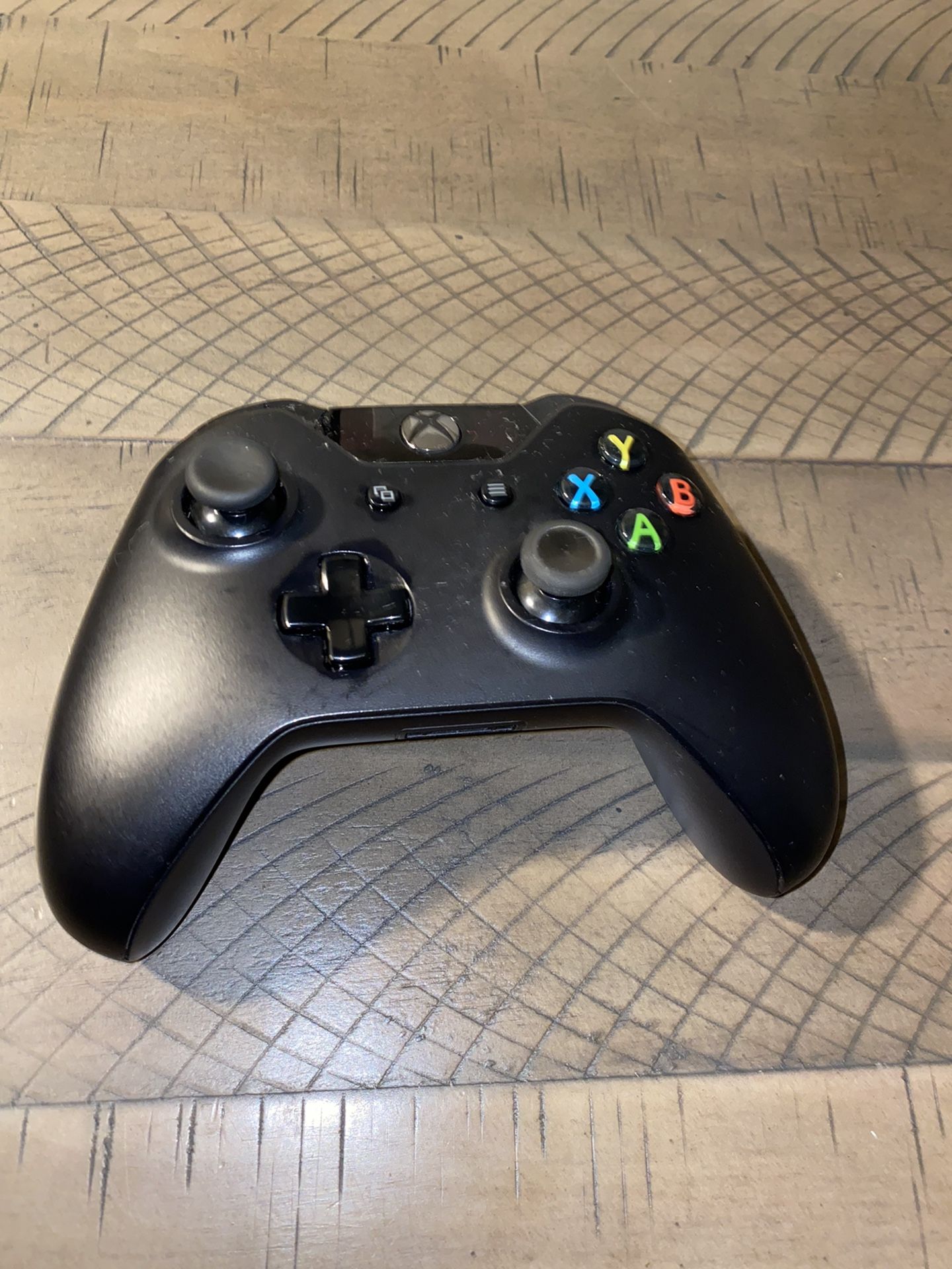 Xbox One Control. Selling Asap 