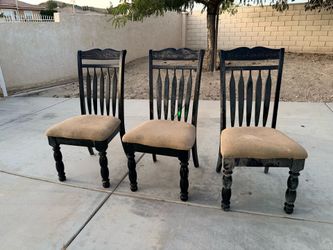 Set of three chairs