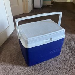 Rubbermaid Cooler