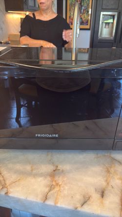 Used Frigidaire Microwave