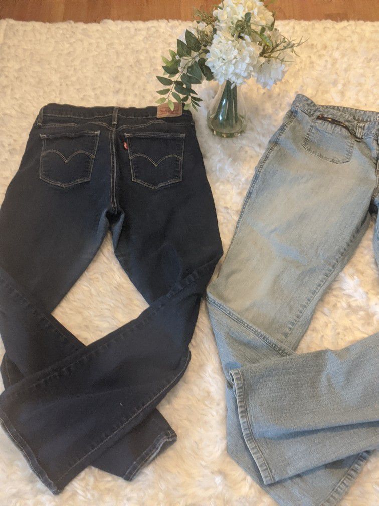 Women's Jeans Including Levi's. Different Prices 