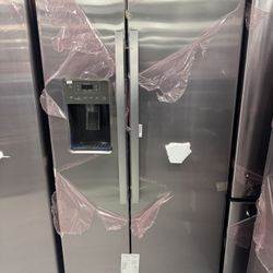 GE 25.3 Cu.ft Side By Side Refrigerator 