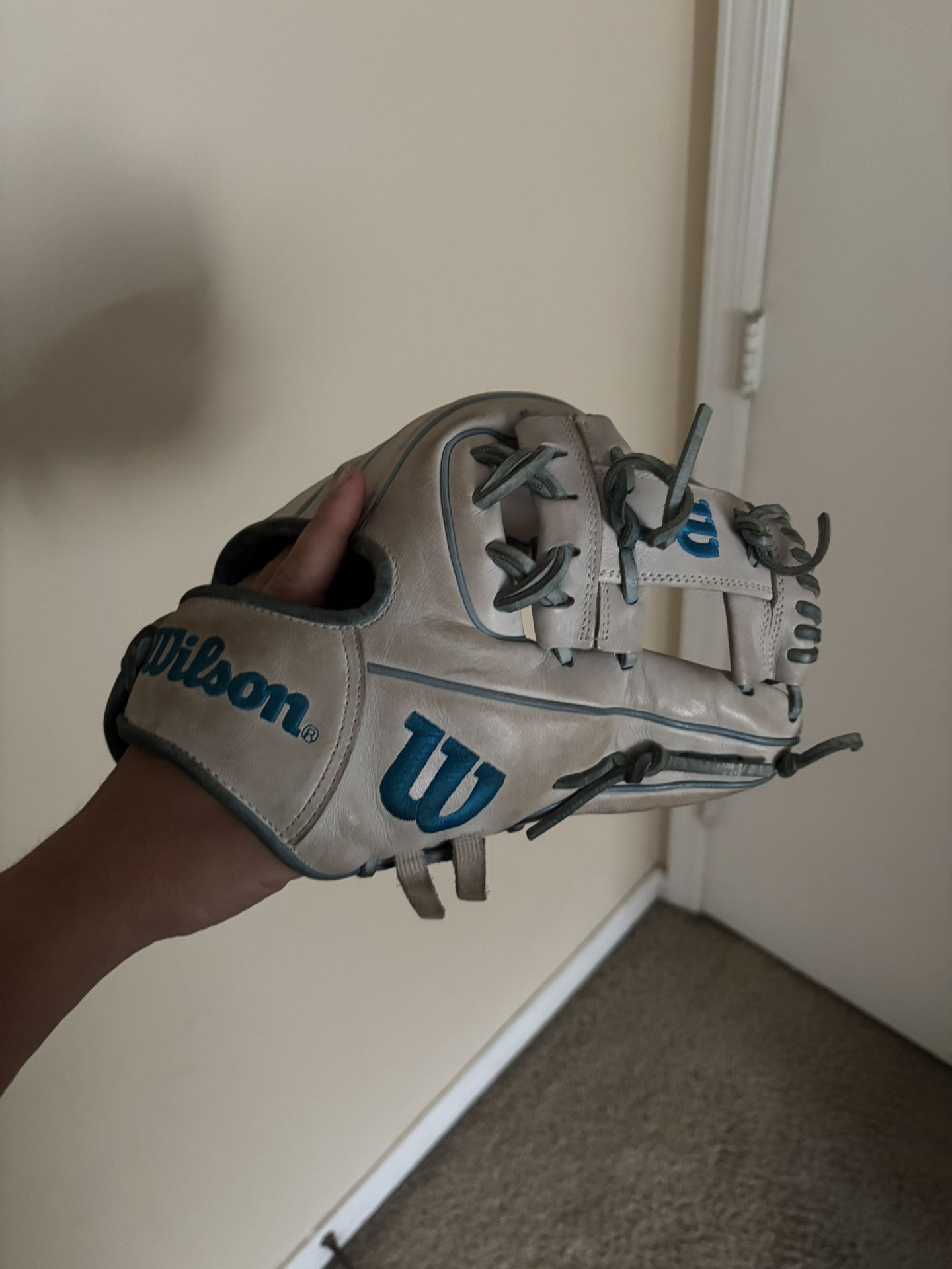 Wilson A2000 Baseball Glove Size 11.5