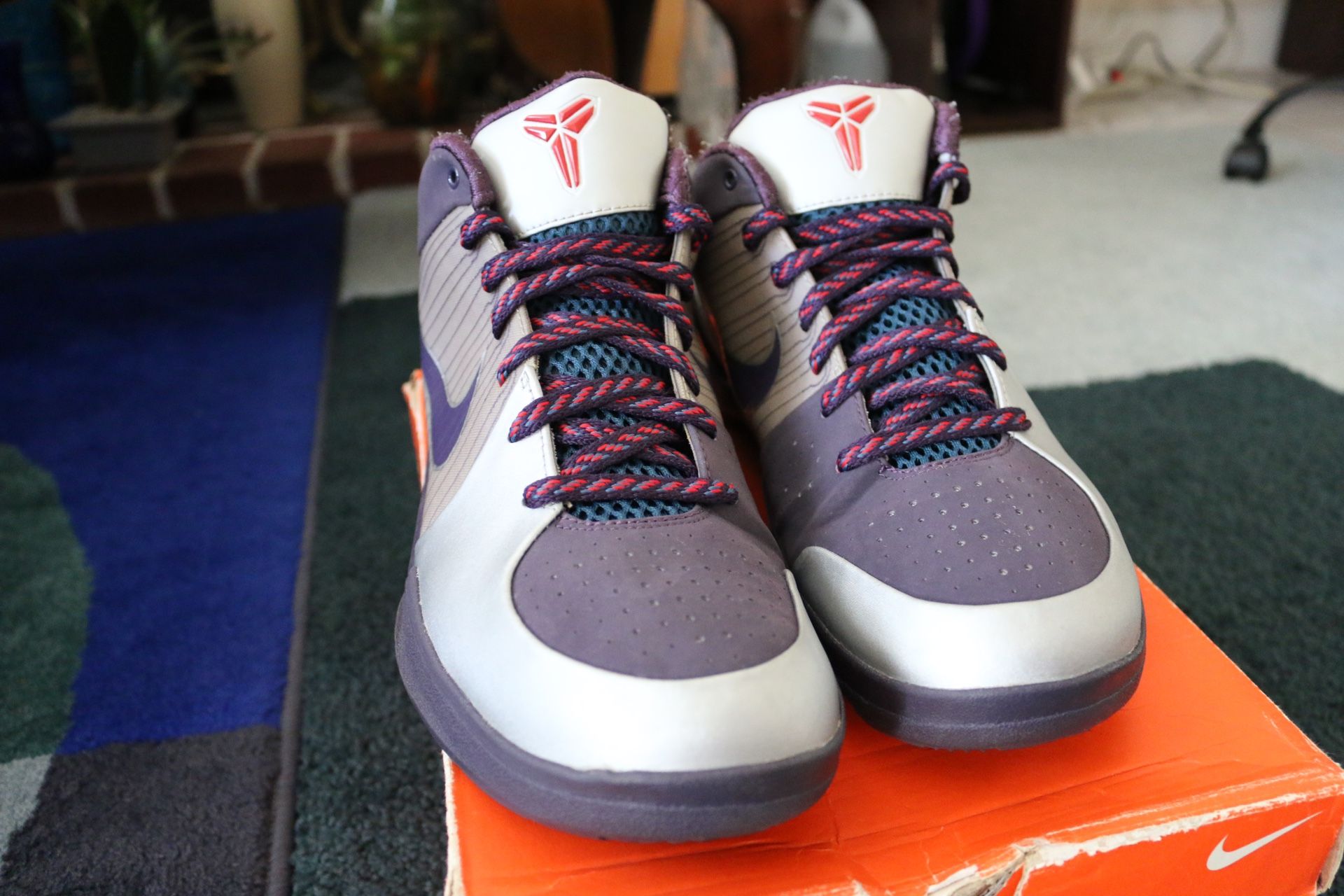 Nike Zoom Kobe IV 4 Chaos Size 10.5 Pre-Owned