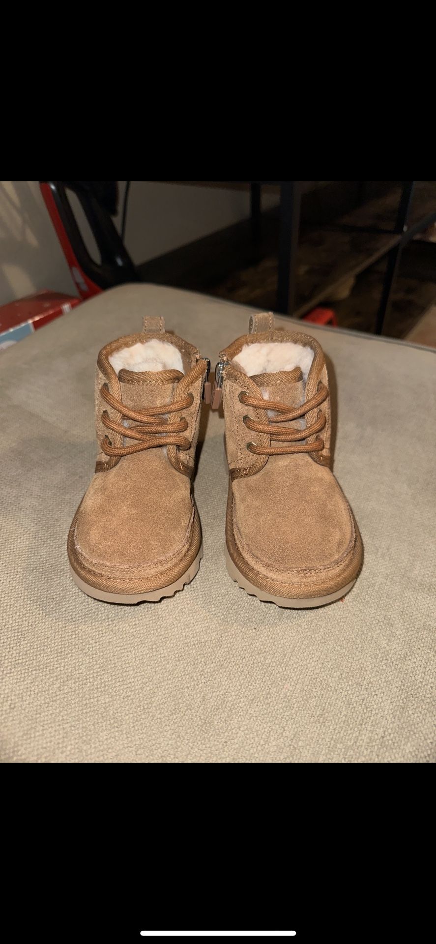 Toddler Uggs Size 7C