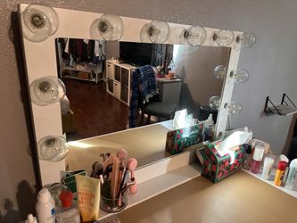 Glamour Mirrors XL Vanity mirror with lights 40 x 28 - Made in the USA