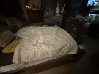 Queen Size Quilted Comforter 