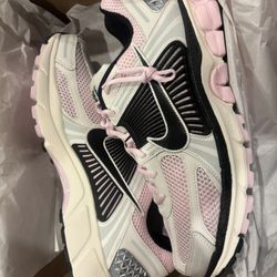 Men’s Size 13 Nike Sneakers – Brand New in Box