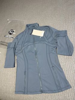 Women’s yoga jacket Sizes 2, 4, 6 & 12 Available