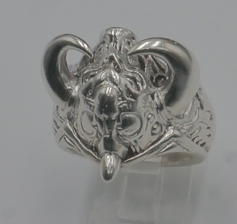 STERLING SILVER RING SIZE 10 26.2 GRAMS SKULL WITH HORNS MINT CONDITION.872450-2.
