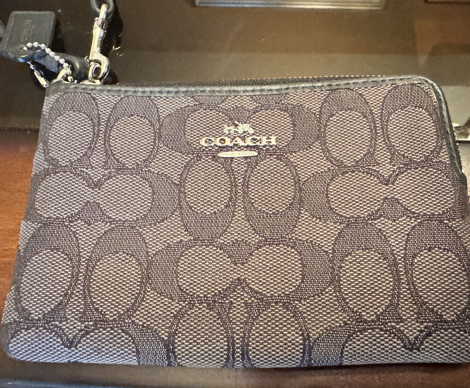 Coach Signature Canvas Small Zip Weistlwt