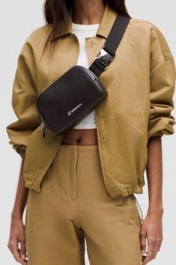 LULULEMON Everywhere Belt Bag Cactus "Leather