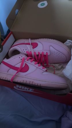 Nike Dunk Low Pink Sneakers