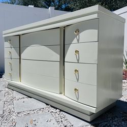 Vintage MCM Bassett Dresser