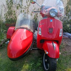 RARE!!! 2010 Red Vespa GTS 300 with Sidecar