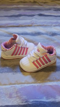 K Swiss size 5