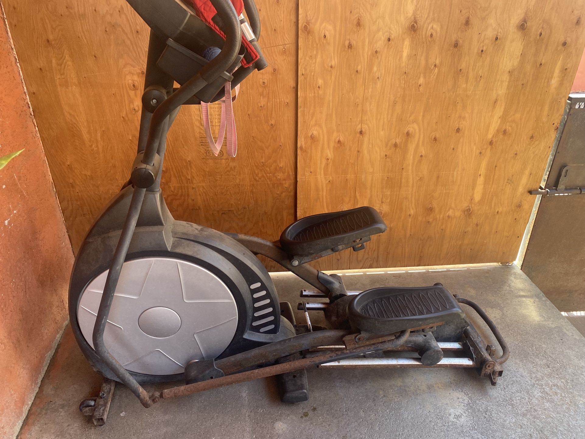 Leg Exercise Machine