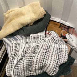 Lot of 5 Vintage Towels