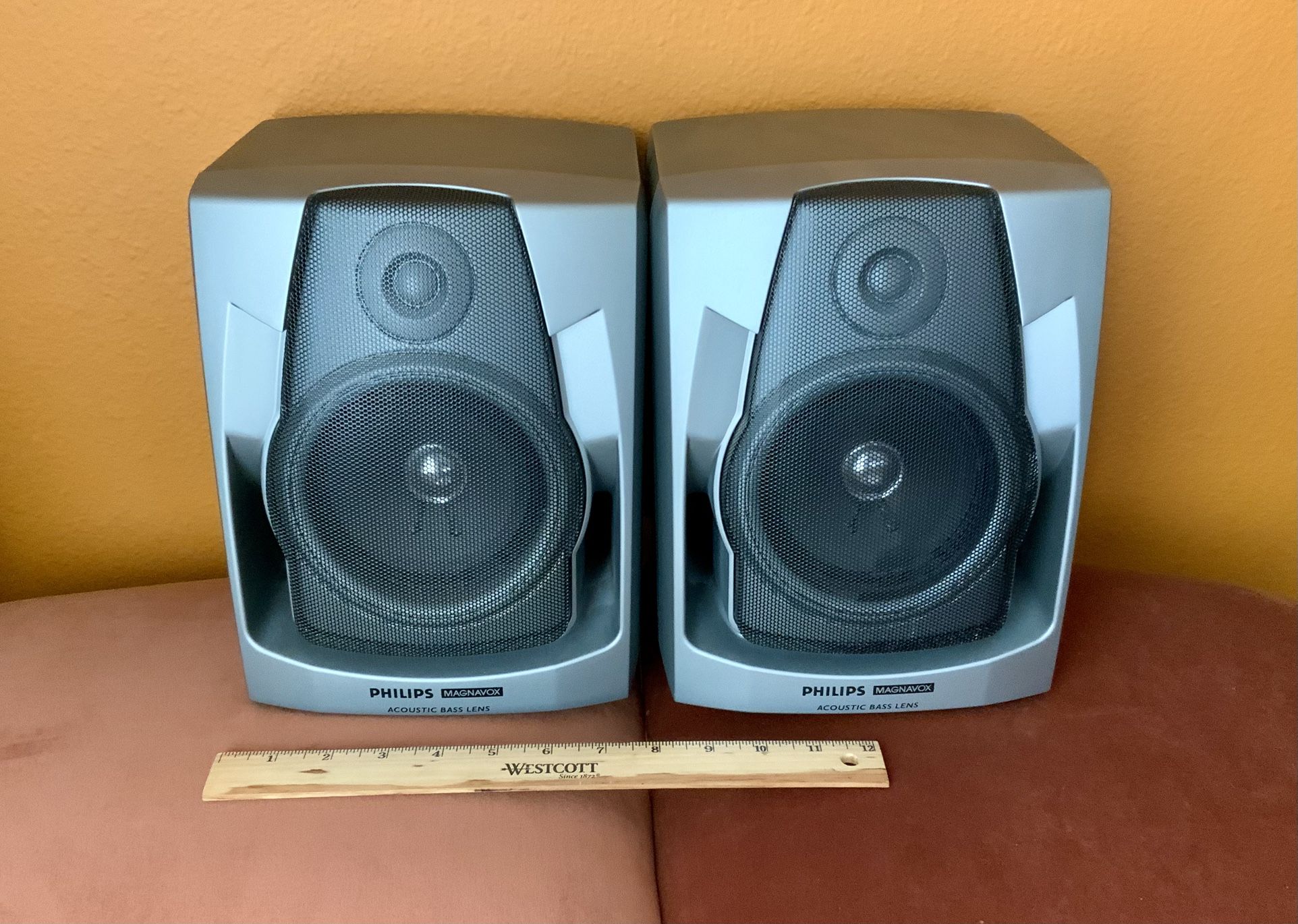 2 PHILIPS MAGNAVOX SPEAKERS (SALE)