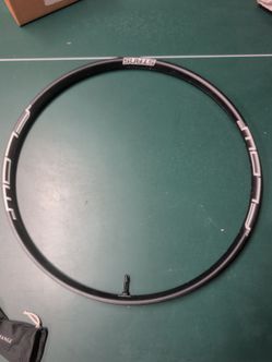 ONE Brand New 27.5 Stan's NoTubes ZTR Flow EX3 Mountain Bike Rim (Tubeless Ready with Valve)