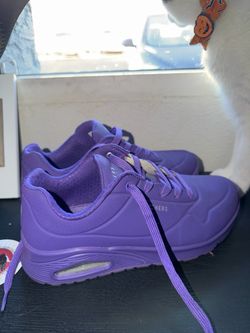 Women’s size 8.5 Wide Sketchers shoes